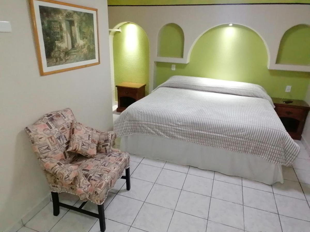 Hotel Baeza Делисьяс Экстерьер фото