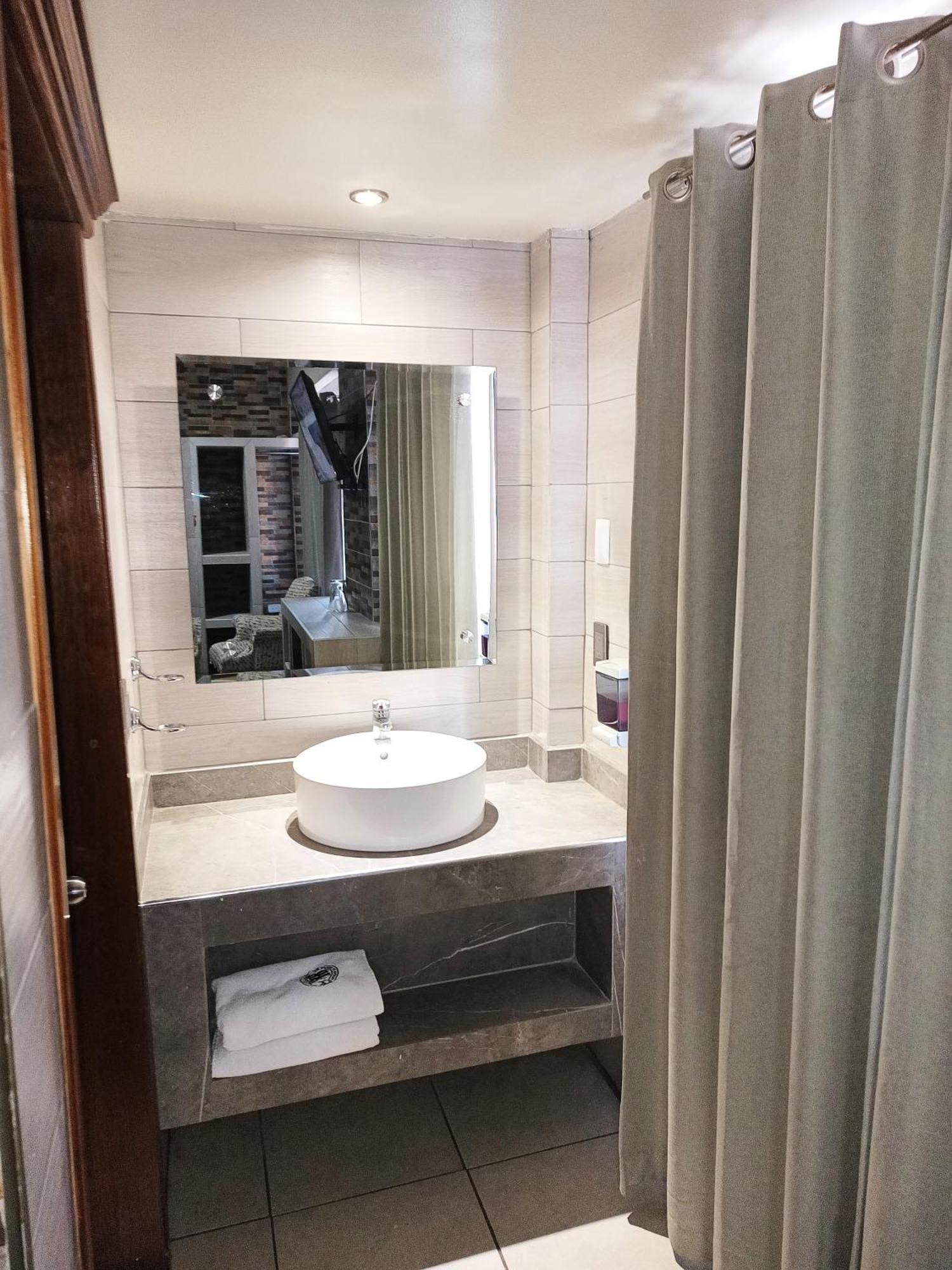 Hotel Baeza Делисьяс Экстерьер фото